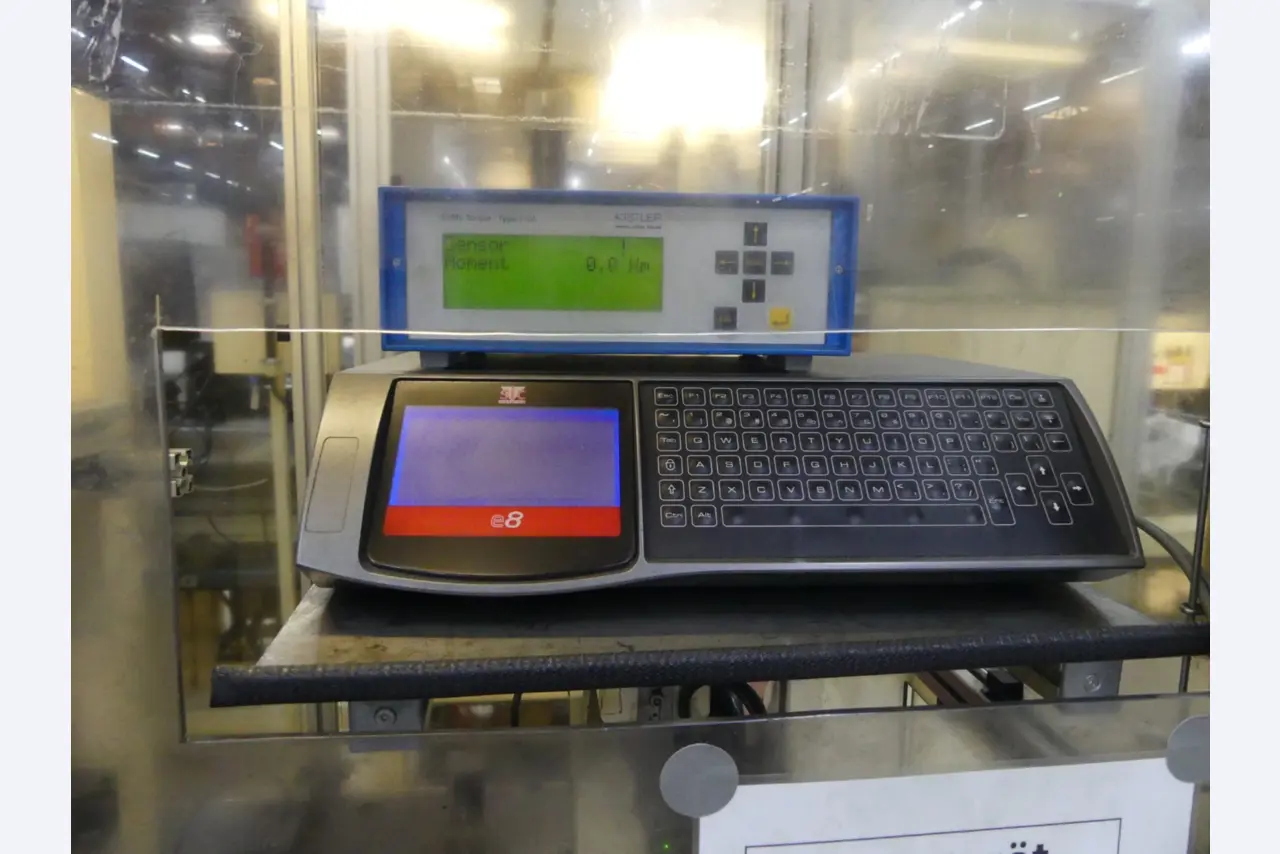 Centres d'usinage, machines d'usinage des métaux et lignes de production de l'industrie automobile-2