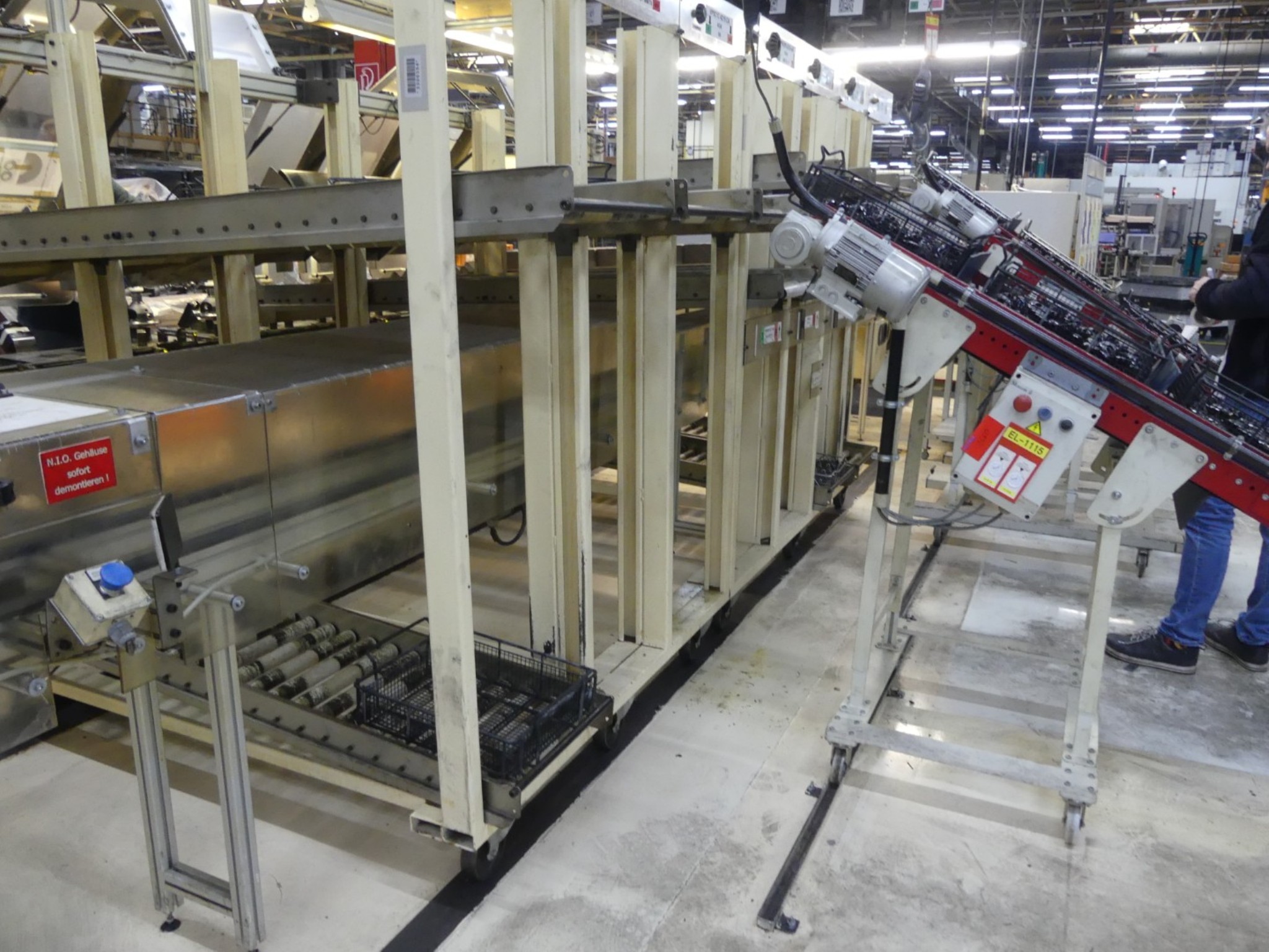 Centres d'usinage, machines d'usinage des métaux et lignes de production de l'industrie automobile-4