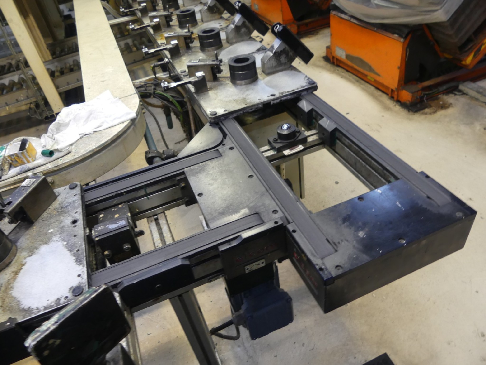 Centres d'usinage, machines d'usinage des métaux et lignes de production de l'industrie automobile-6