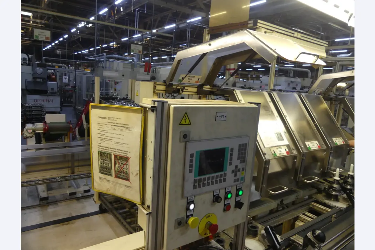 Centres d'usinage, machines d'usinage des métaux et lignes de production de l'industrie automobile-7