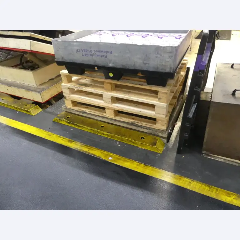 Centres d'usinage, machines d'usinage des métaux et lignes de production de l'industrie automobile-4