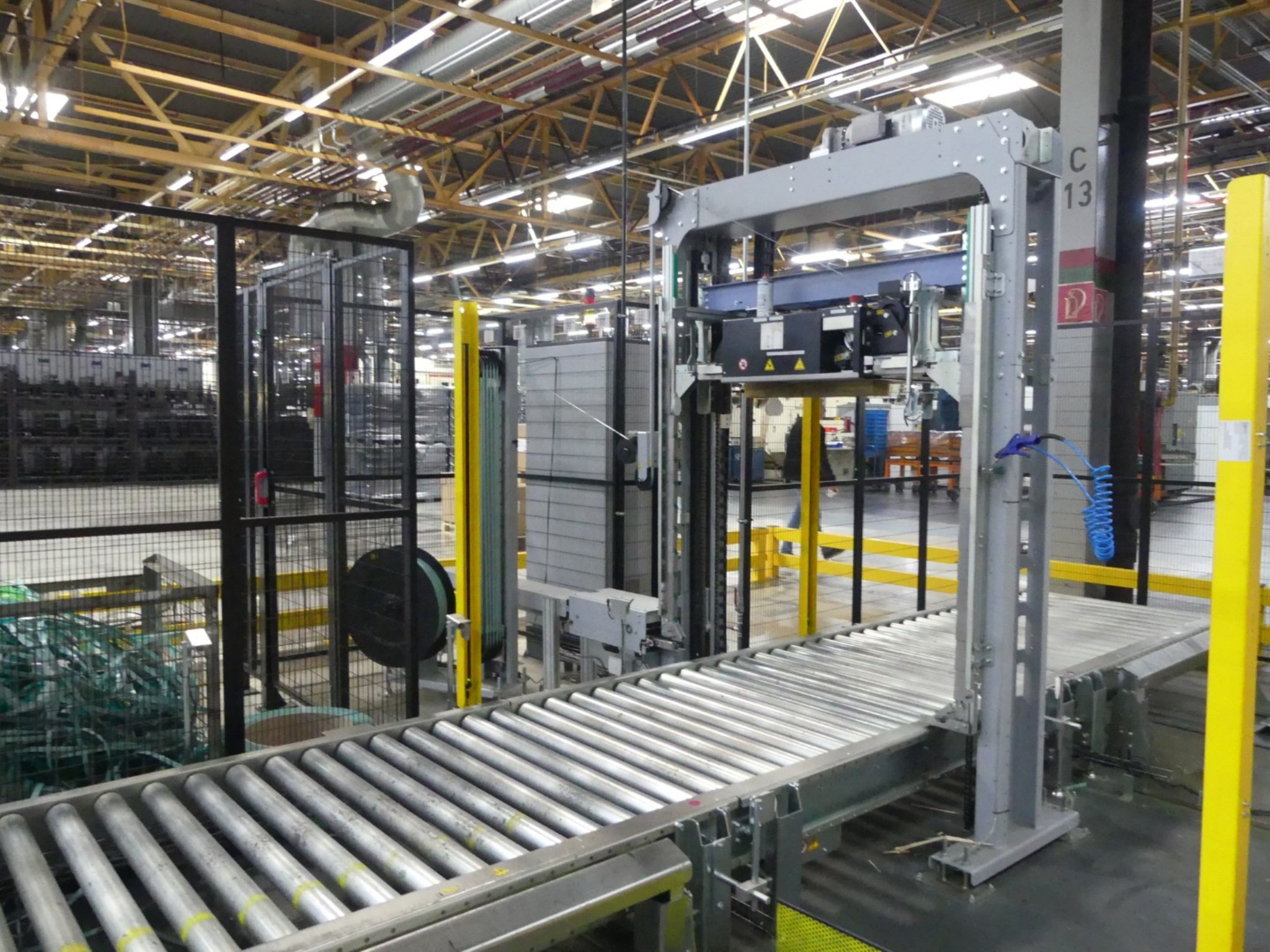 Centres d'usinage, machines d'usinage des métaux et lignes de production de l'industrie automobile-1