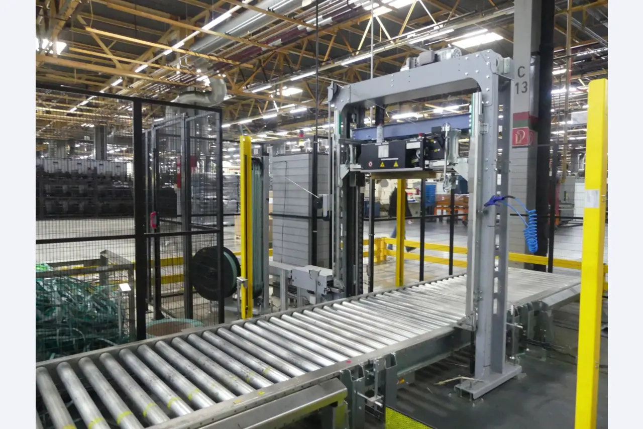 Centres d'usinage, machines d'usinage des métaux et lignes de production de l'industrie automobile-1