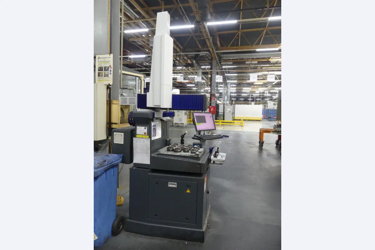 Centres d'usinage, machines d'usinage des métaux et lignes de production de l'industrie automobile-5