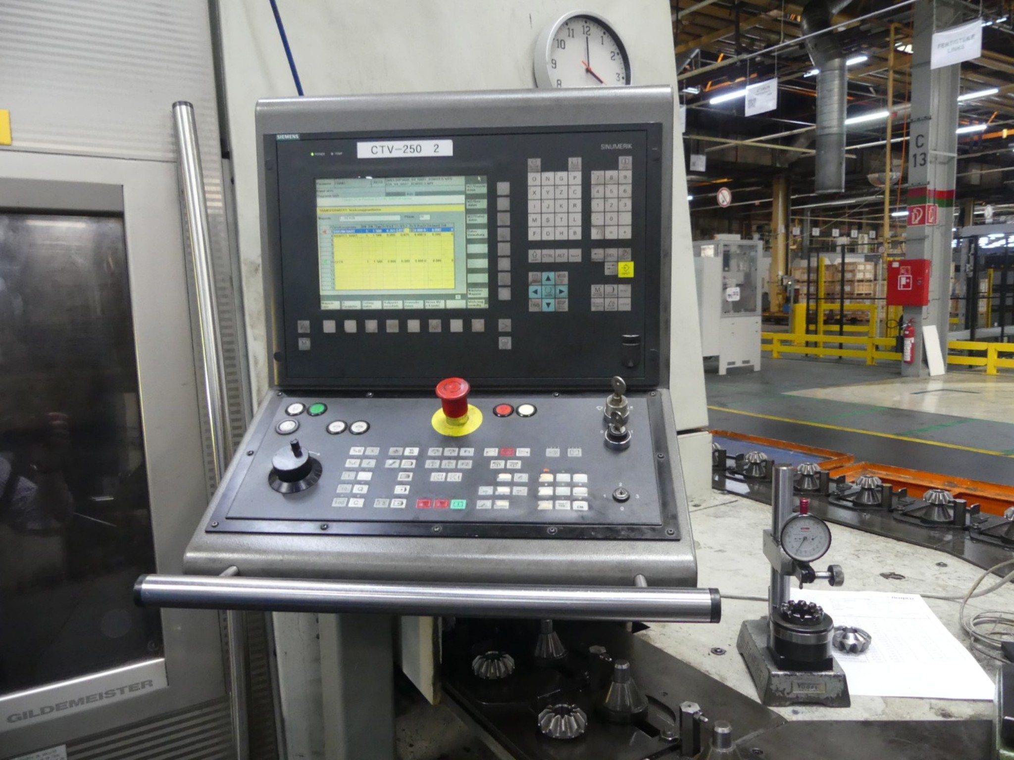 Centres d'usinage, machines d'usinage des métaux et lignes de production de l'industrie automobile-2