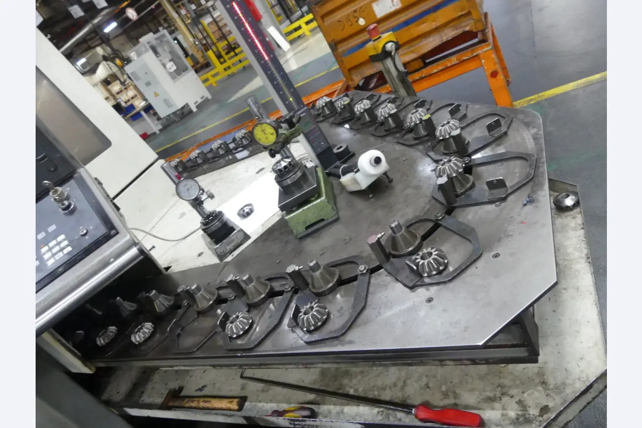Centres d'usinage, machines d'usinage des métaux et lignes de production de l'industrie automobile-3