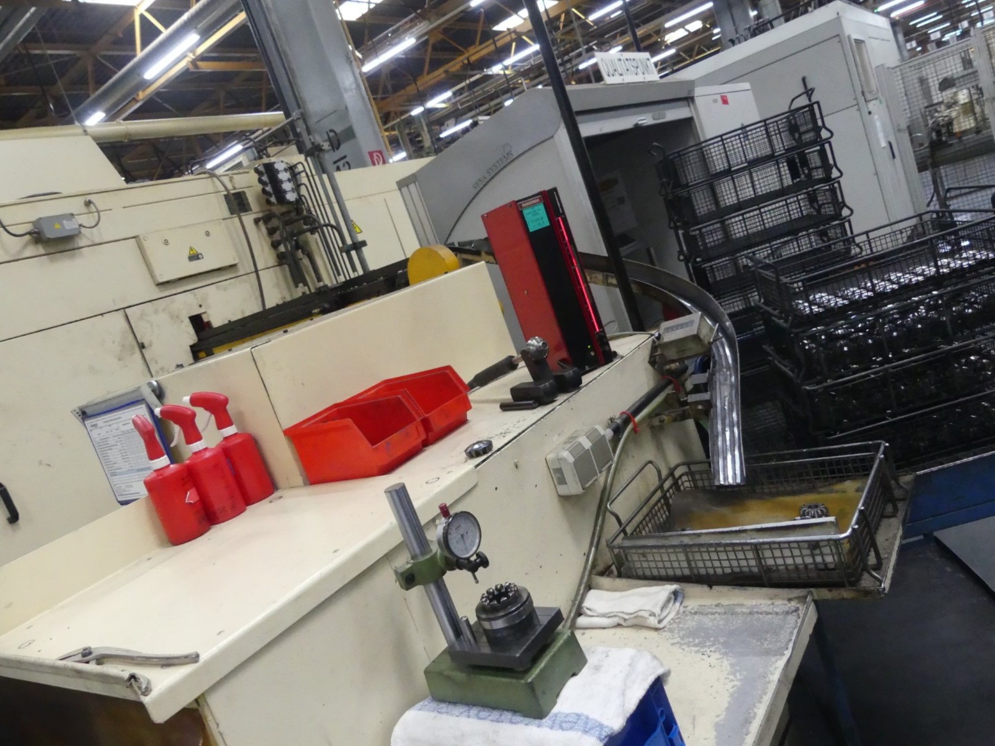 Centres d'usinage, machines d'usinage des métaux et lignes de production de l'industrie automobile-6