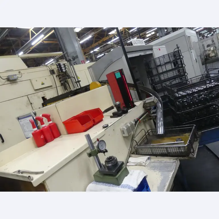 Centres d'usinage, machines d'usinage des métaux et lignes de production de l'industrie automobile-6