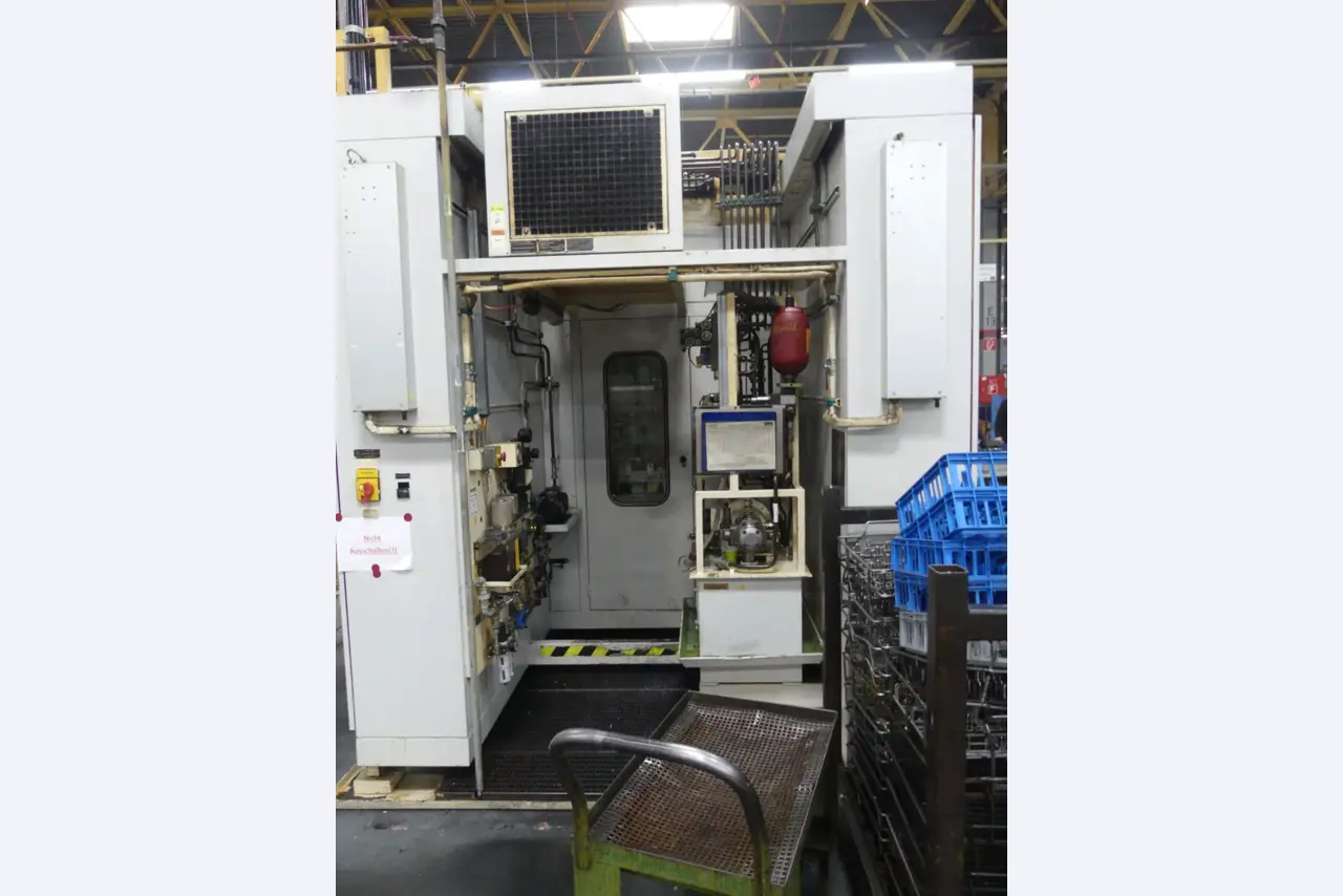 Centres d'usinage, machines d'usinage des métaux et lignes de production de l'industrie automobile-8