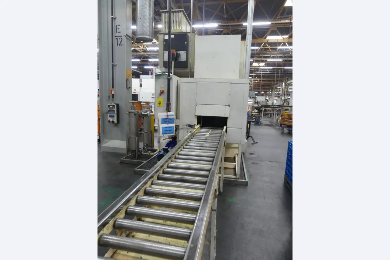 Centres d'usinage, machines d'usinage des métaux et lignes de production de l'industrie automobile-3