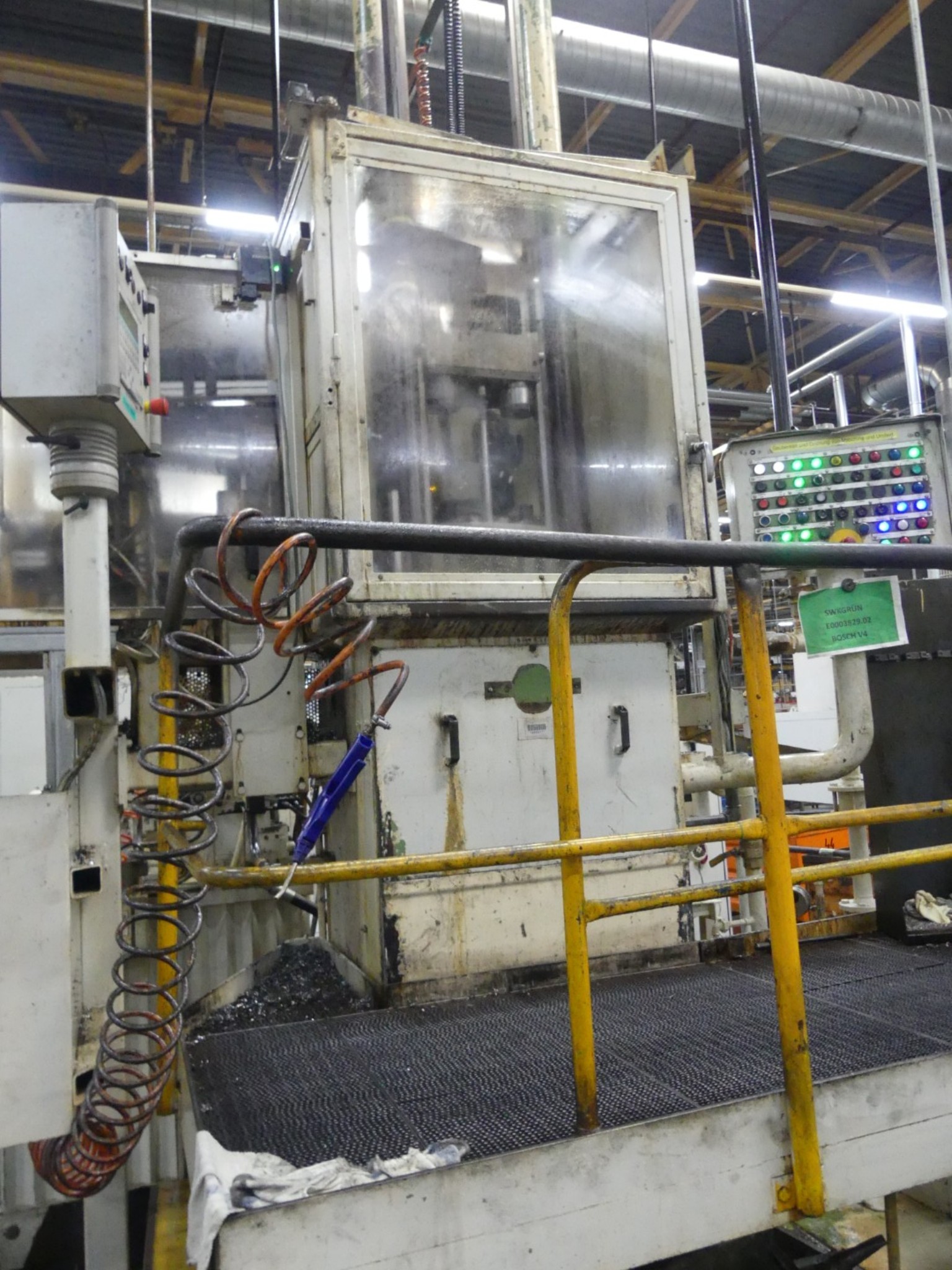 Centres d'usinage, machines d'usinage des métaux et lignes de production de l'industrie automobile-2