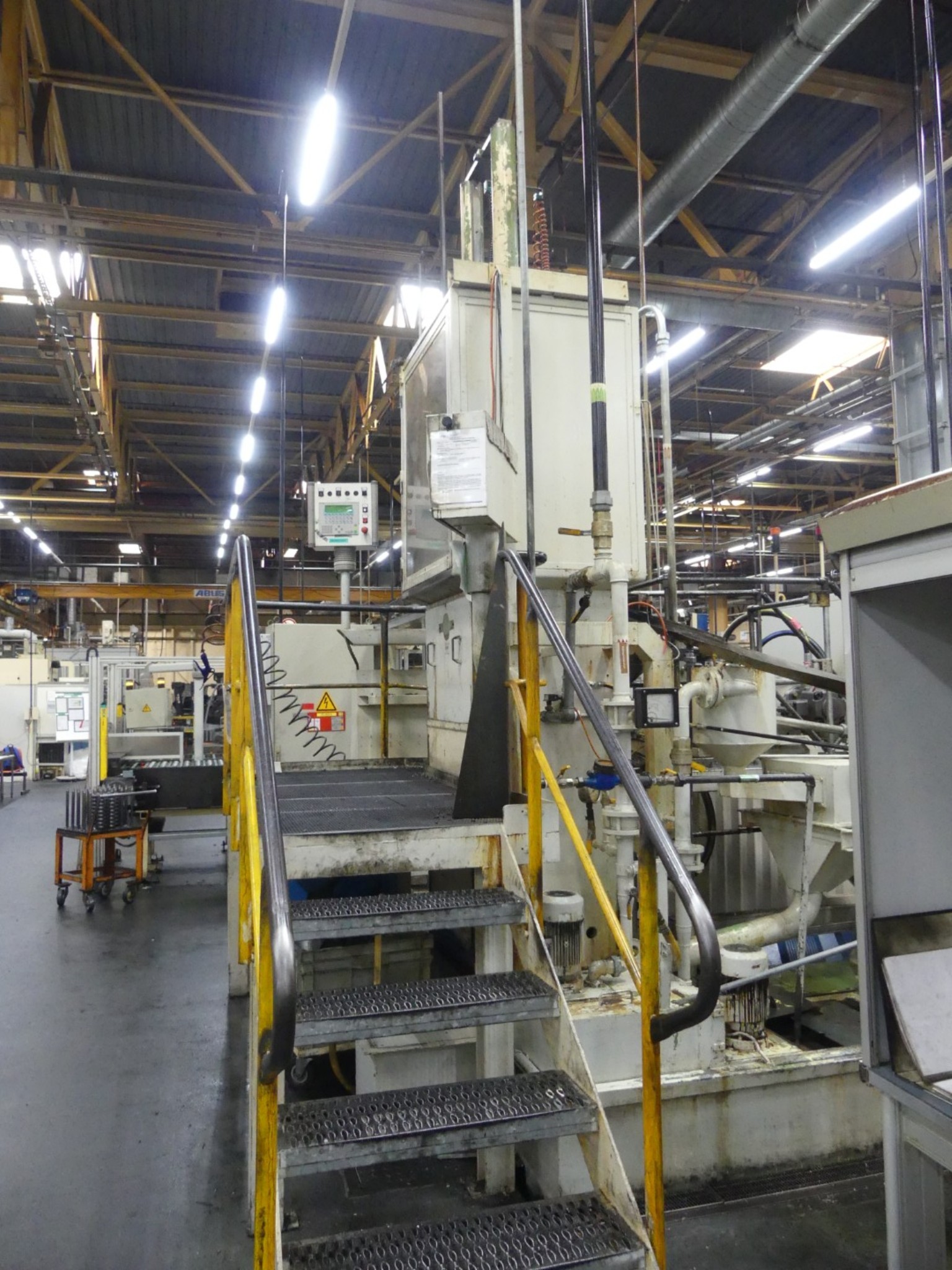 Centres d'usinage, machines d'usinage des métaux et lignes de production de l'industrie automobile-6