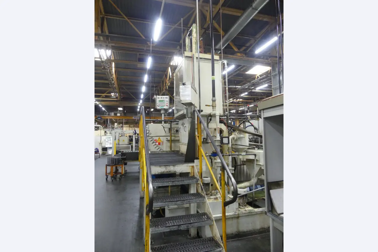 Centres d'usinage, machines d'usinage des métaux et lignes de production de l'industrie automobile-6