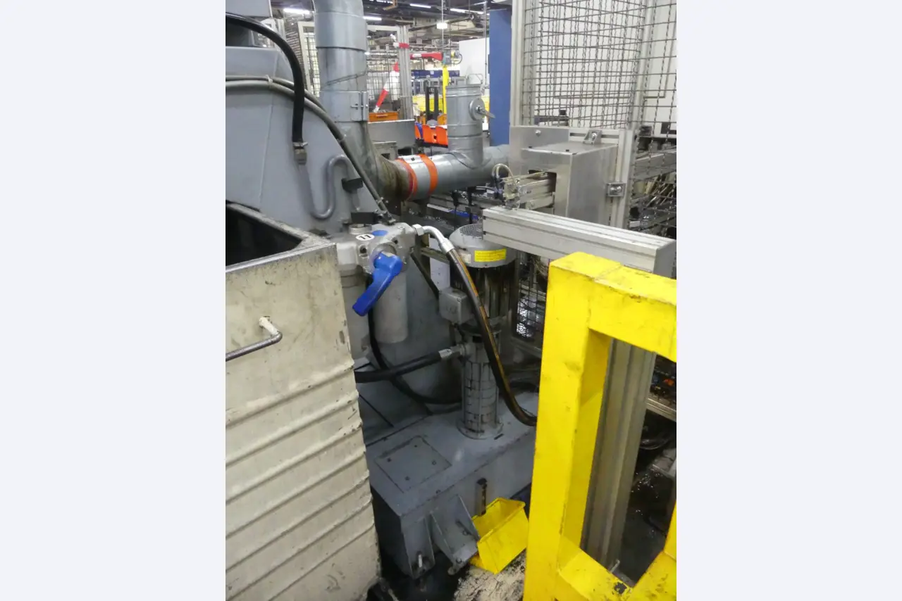 Centres d'usinage, machines d'usinage des métaux et lignes de production de l'industrie automobile-6