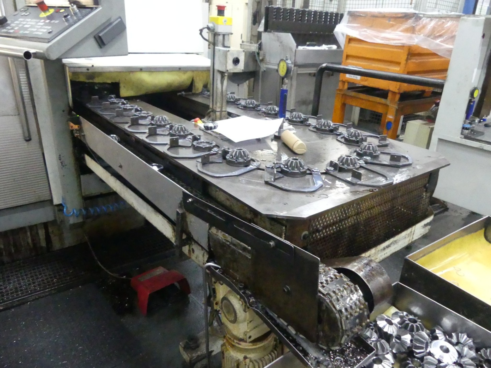 Centres d'usinage, machines d'usinage des métaux et lignes de production de l'industrie automobile-2