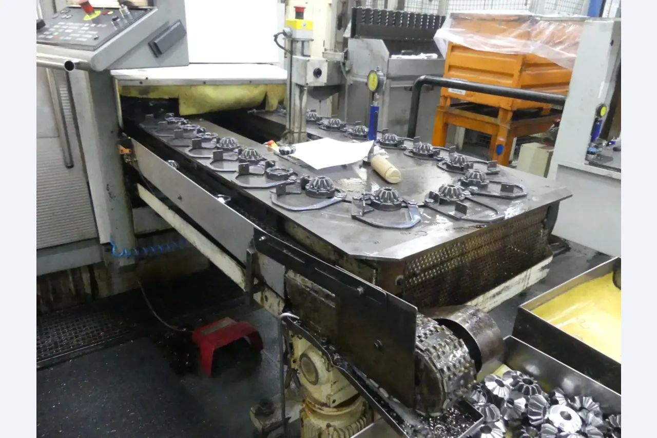 Centres d'usinage, machines d'usinage des métaux et lignes de production de l'industrie automobile-2