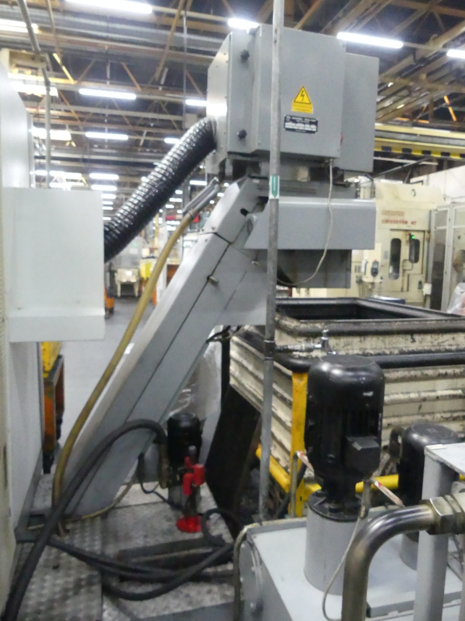 Centres d'usinage, machines d'usinage des métaux et lignes de production de l'industrie automobile-7