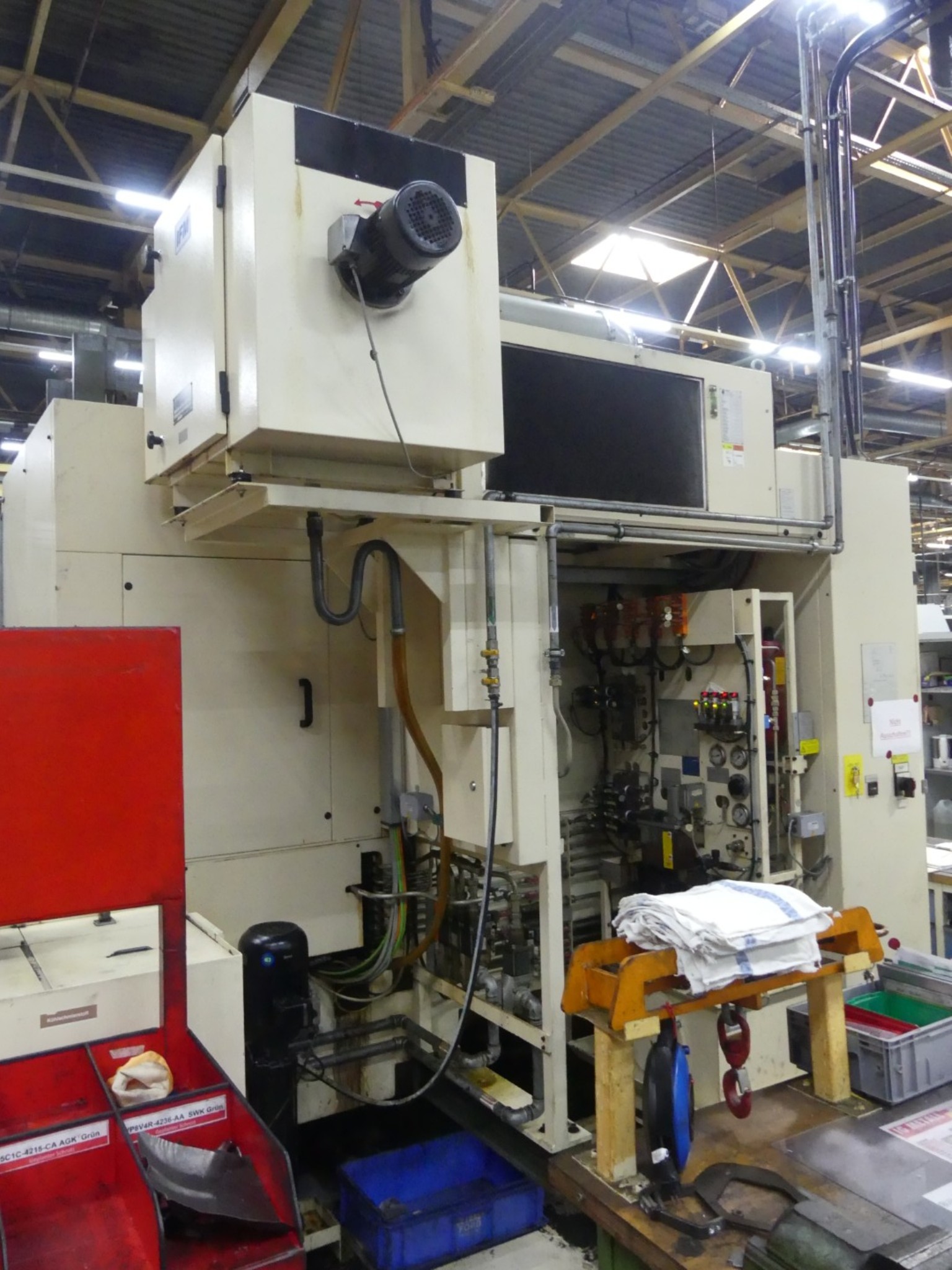 Centres d'usinage, machines d'usinage des métaux et lignes de production de l'industrie automobile-8