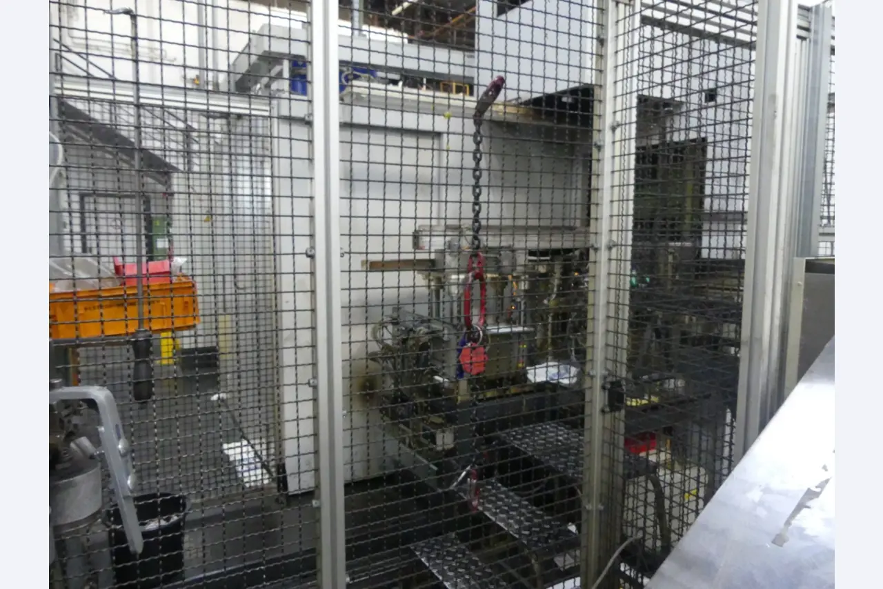 Centres d'usinage, machines d'usinage des métaux et lignes de production de l'industrie automobile-3
