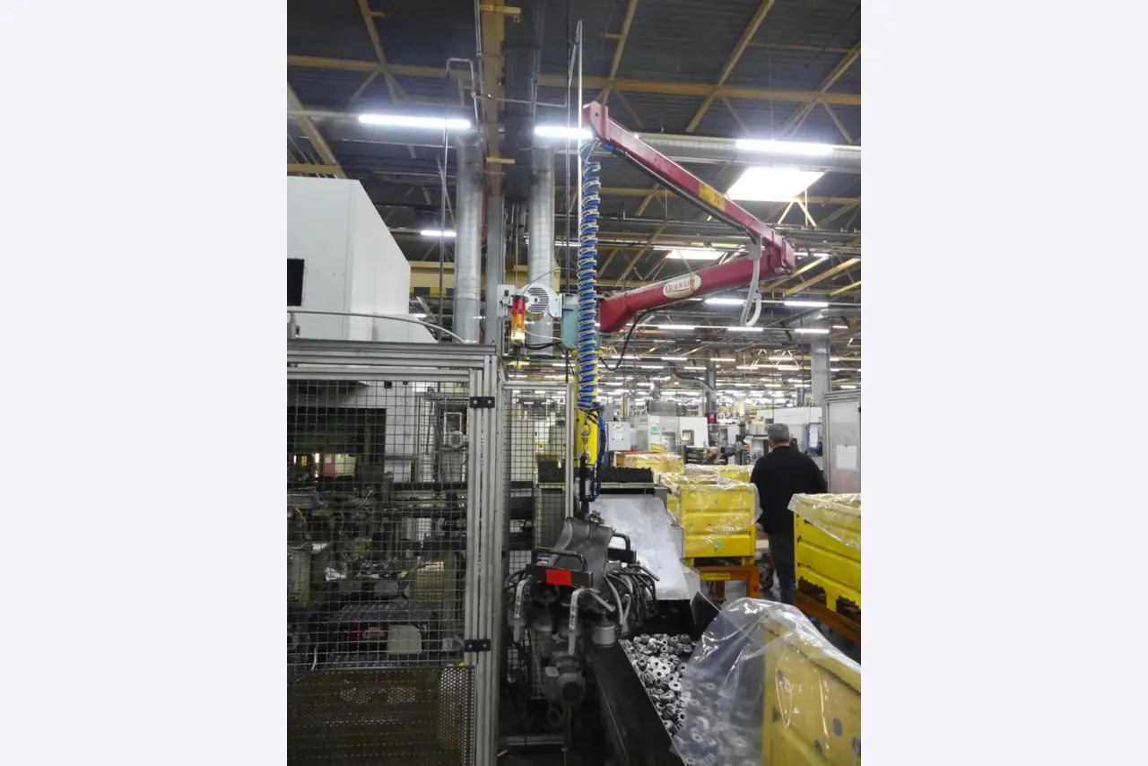Centres d'usinage, machines d'usinage des métaux et lignes de production de l'industrie automobile-2