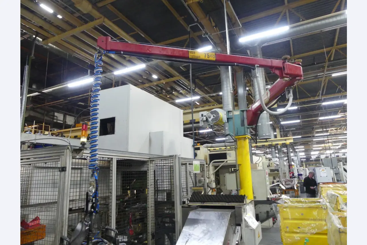 Centres d'usinage, machines d'usinage des métaux et lignes de production de l'industrie automobile-3
