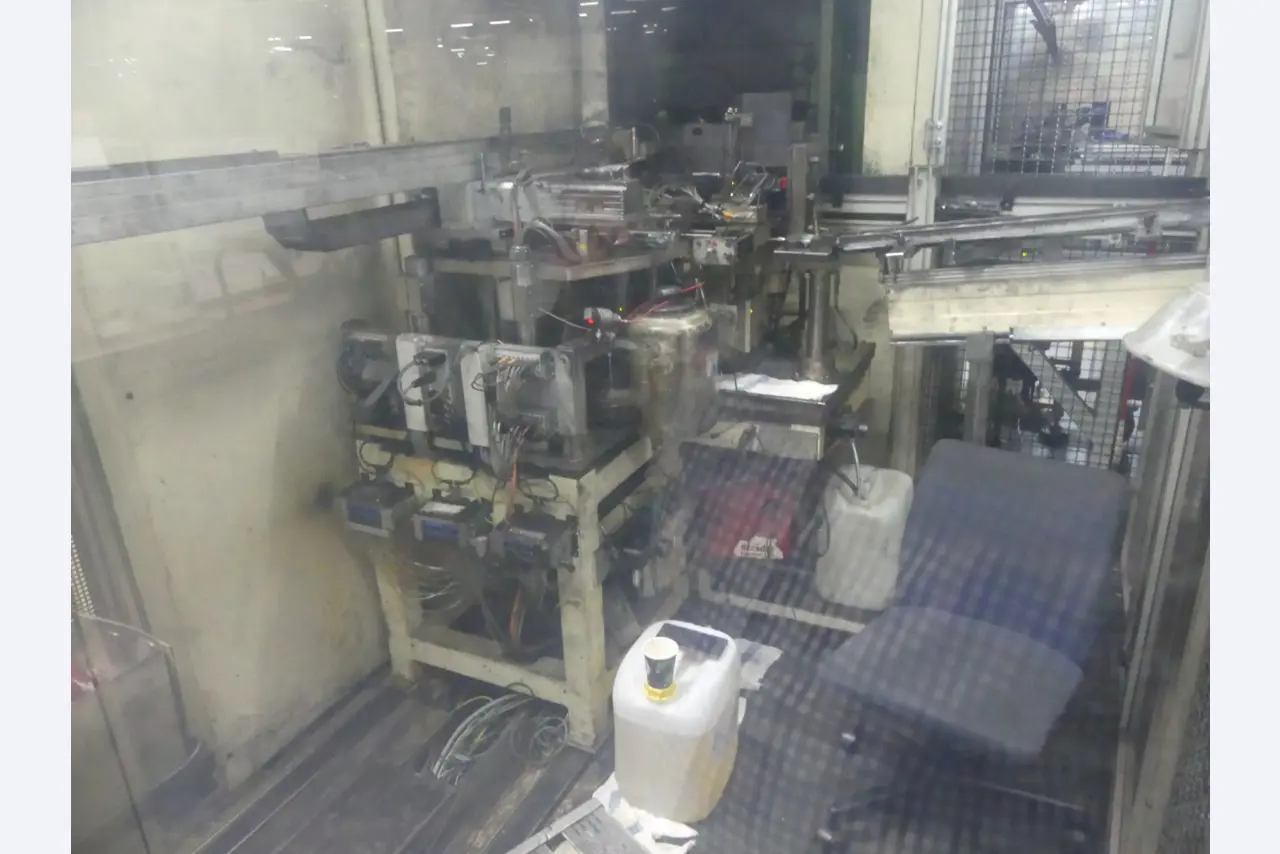 Centres d'usinage, machines d'usinage des métaux et lignes de production de l'industrie automobile-3