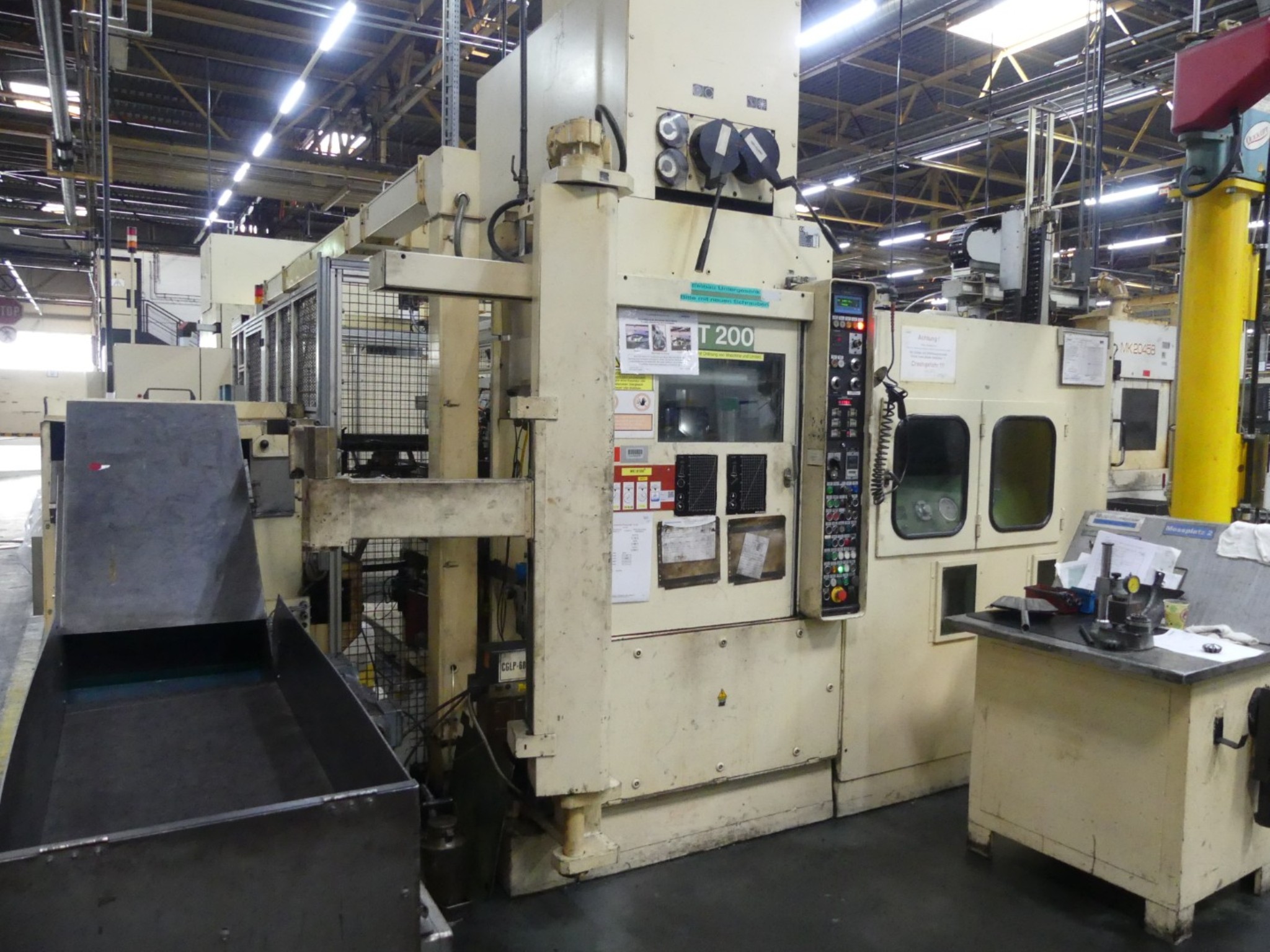 Centres d'usinage, machines d'usinage des métaux et lignes de production de l'industrie automobile-4
