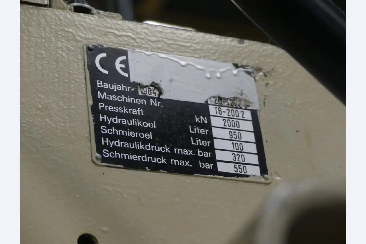 Centres d'usinage, machines d'usinage des métaux et lignes de production de l'industrie automobile-8