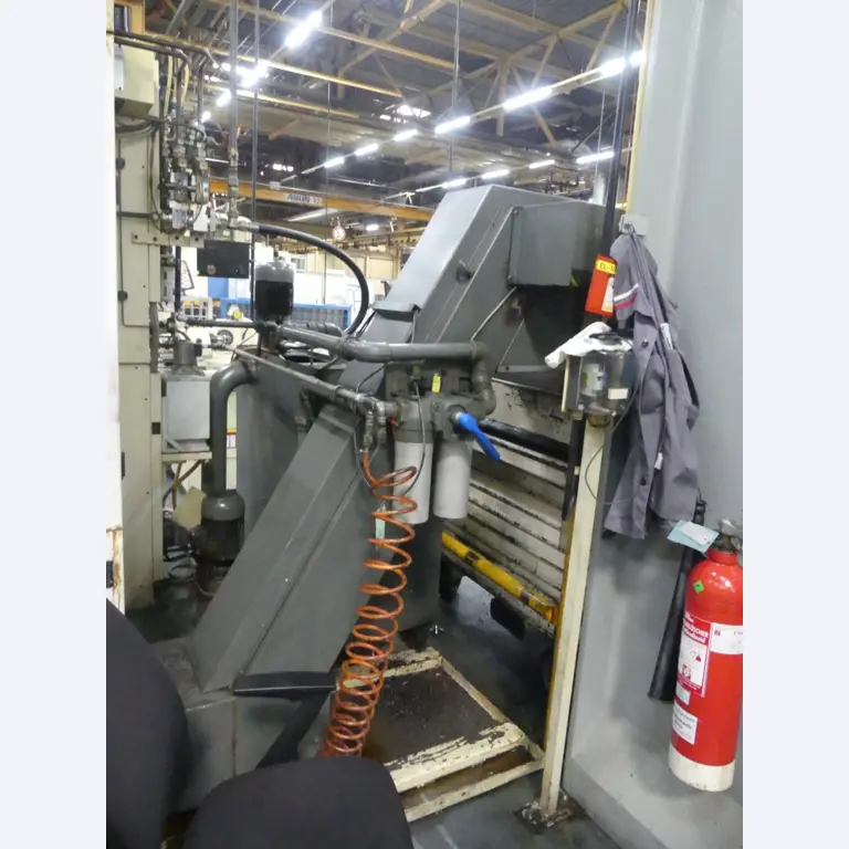 Centres d'usinage, machines d'usinage des métaux et lignes de production de l'industrie automobile-10