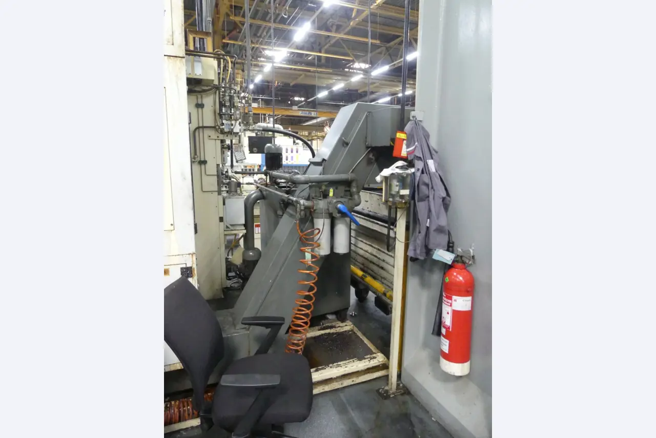 Centres d'usinage, machines d'usinage des métaux et lignes de production de l'industrie automobile-4