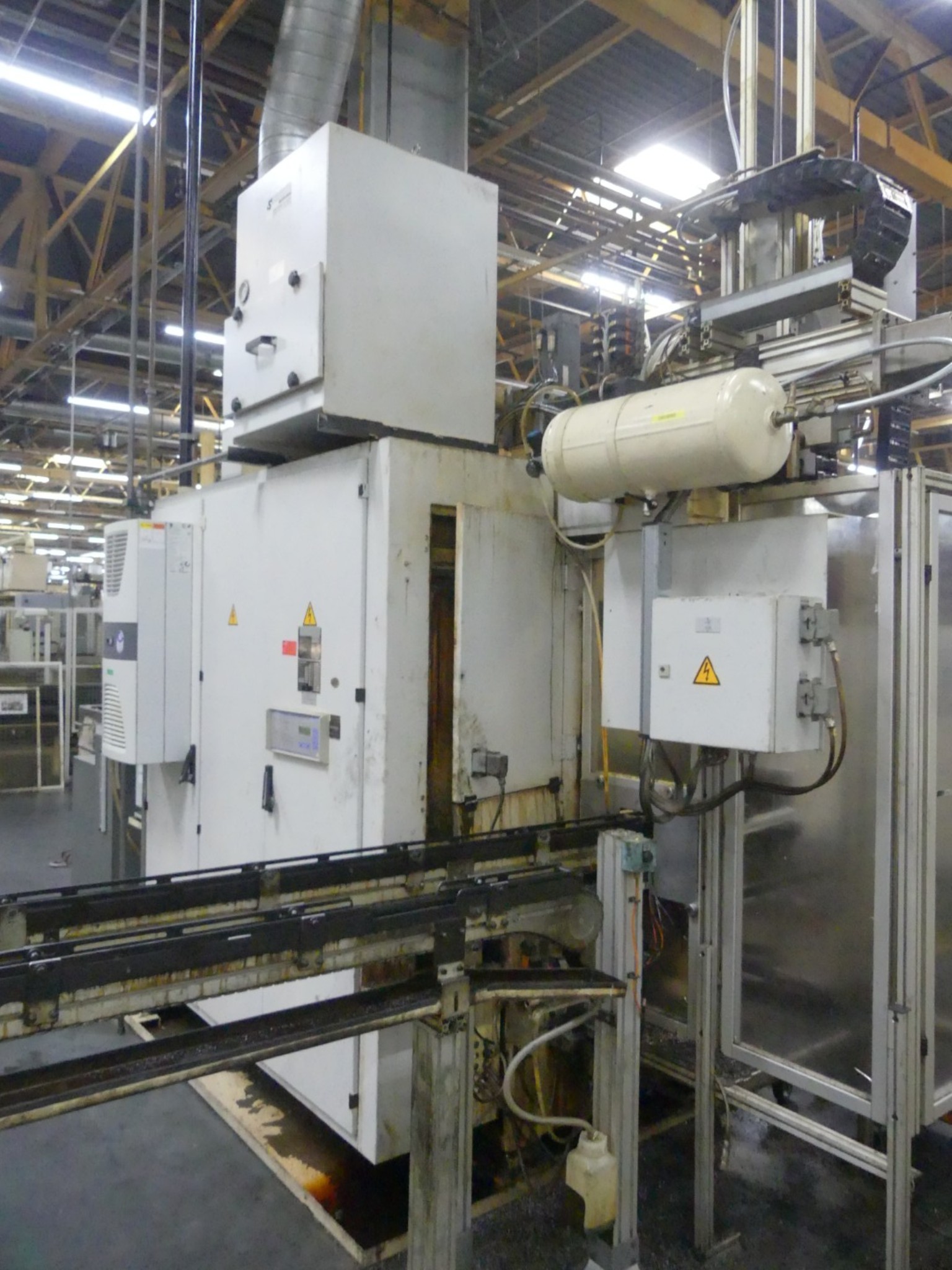Centres d'usinage, machines d'usinage des métaux et lignes de production de l'industrie automobile-5
