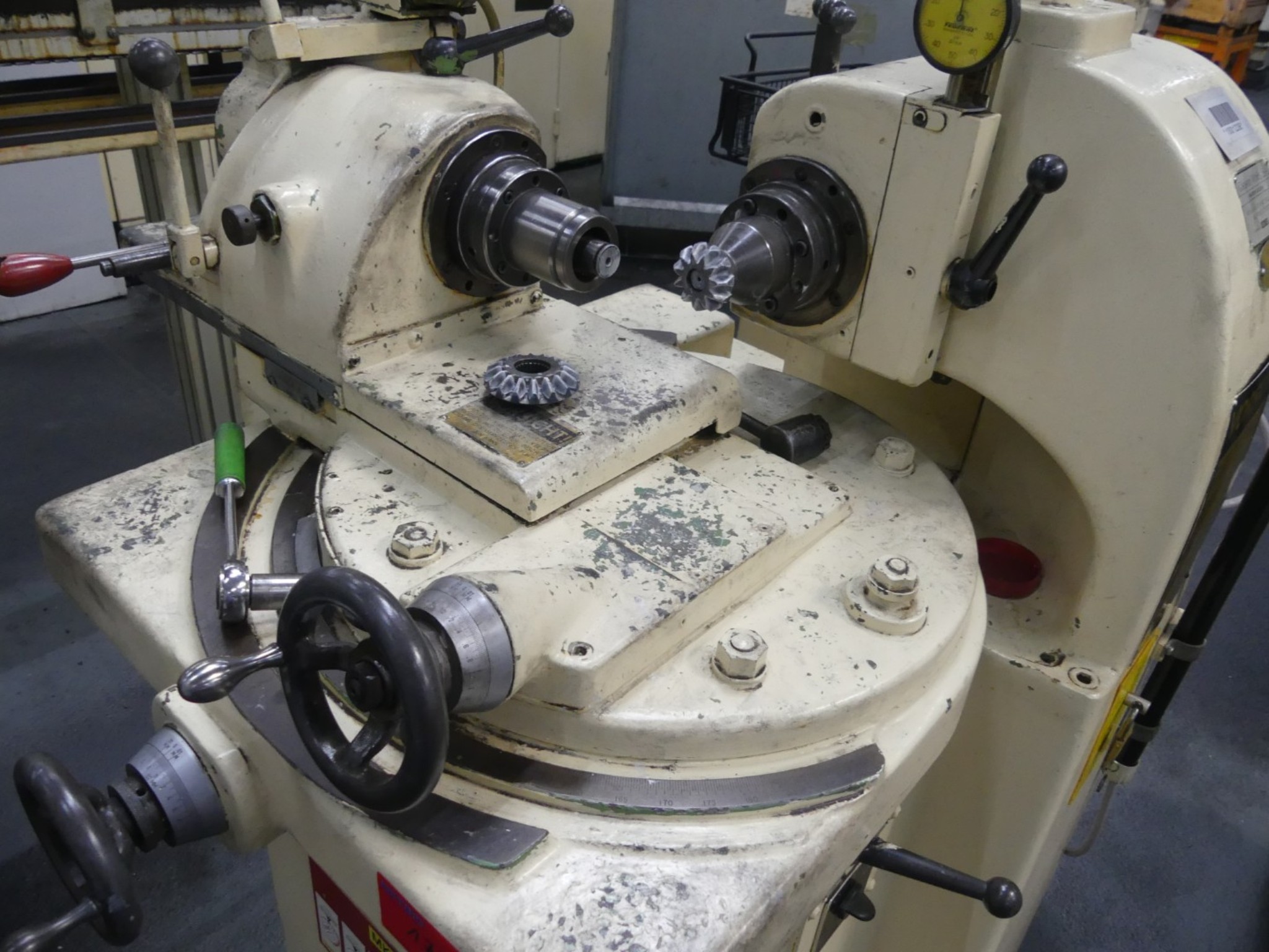 Centres d'usinage, machines d'usinage des métaux et lignes de production de l'industrie automobile-2