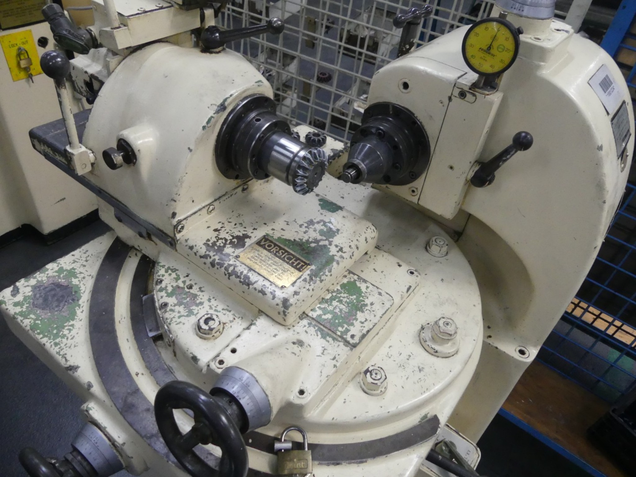 Centres d'usinage, machines d'usinage des métaux et lignes de production de l'industrie automobile-2