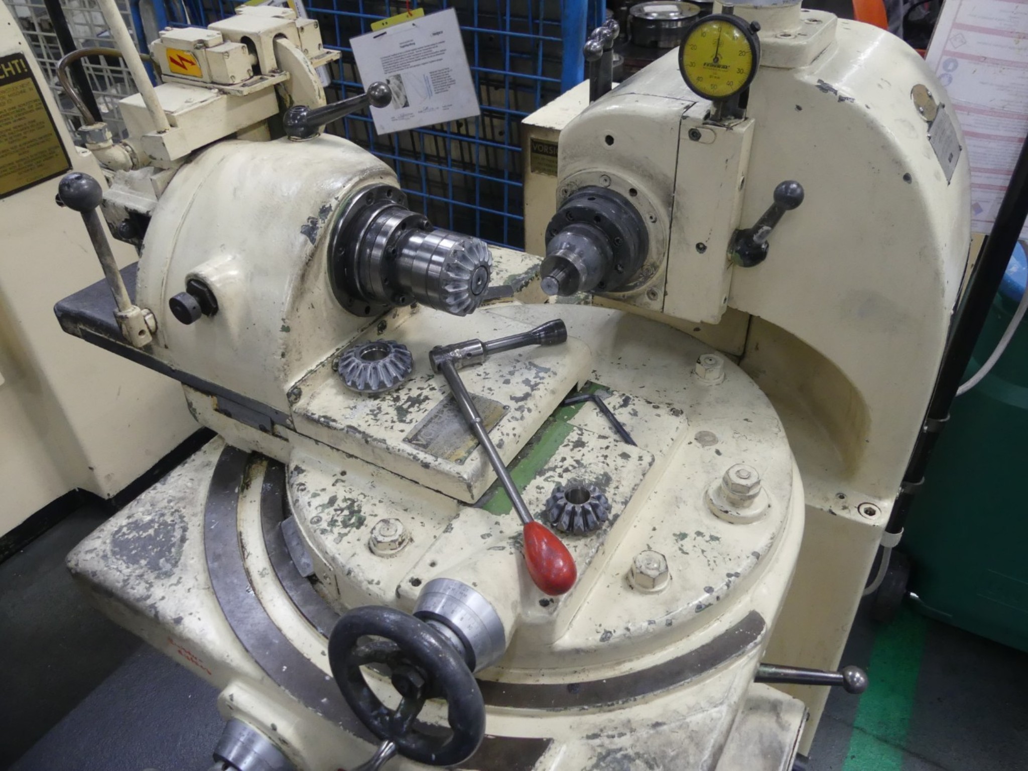 Centres d'usinage, machines d'usinage des métaux et lignes de production de l'industrie automobile-2