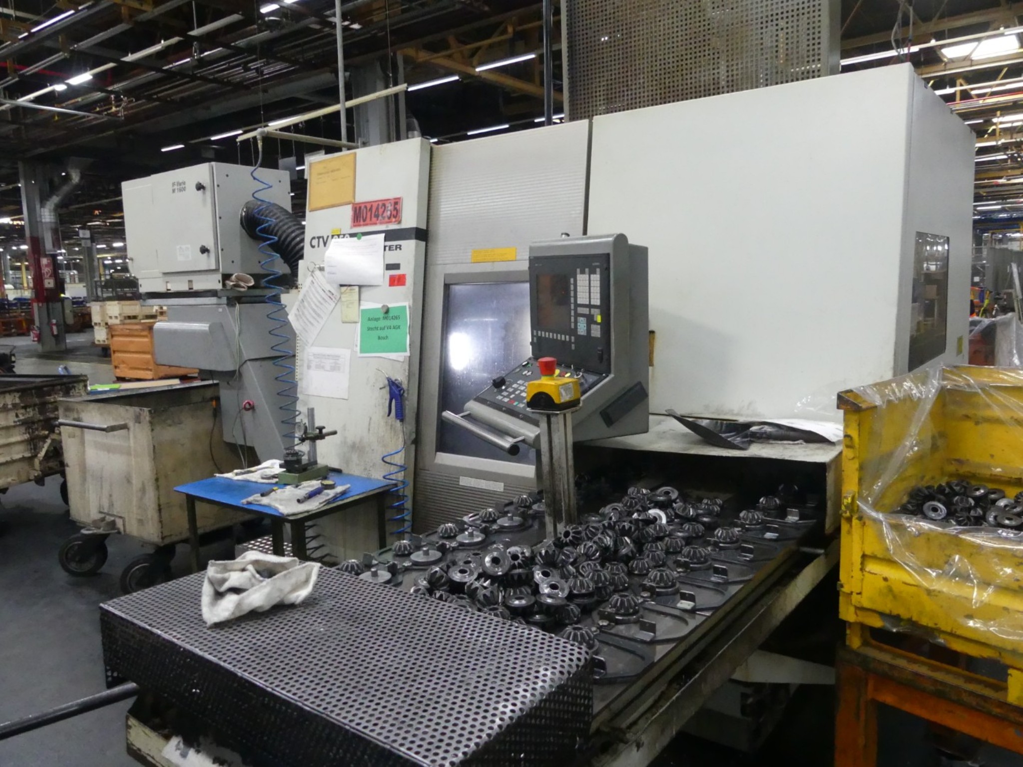 Centres d'usinage, machines d'usinage des métaux et lignes de production de l'industrie automobile-4