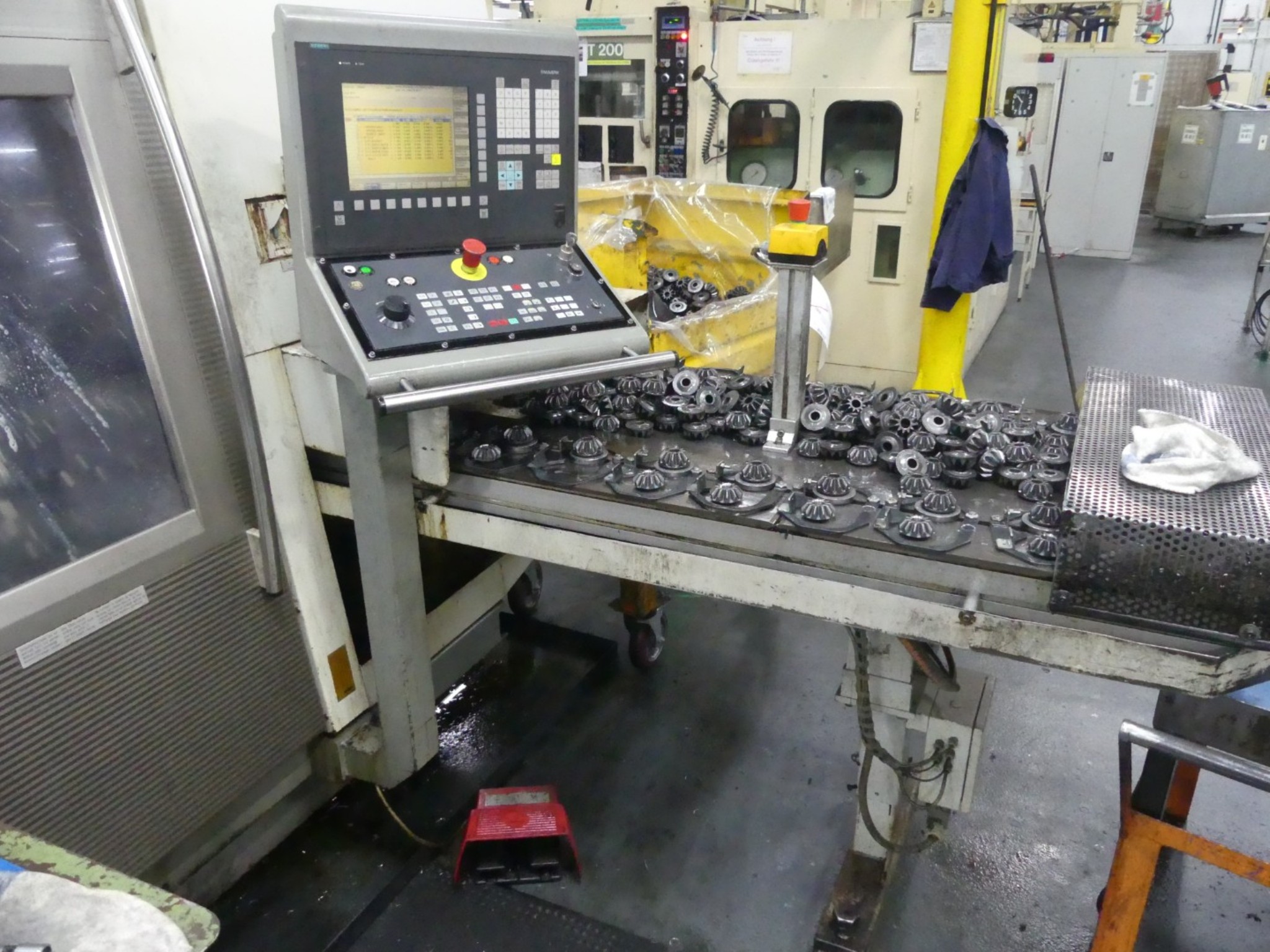 Centres d'usinage, machines d'usinage des métaux et lignes de production de l'industrie automobile-8