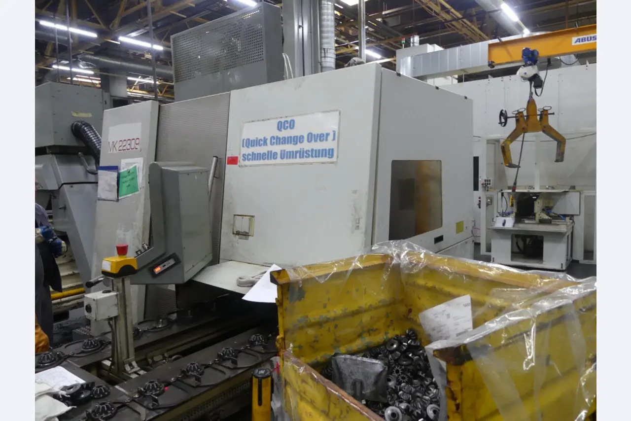 Bearbeitungszentren, metallbearbeitende Maschinen und Produktionslinen aus der Automobilindustrie-1