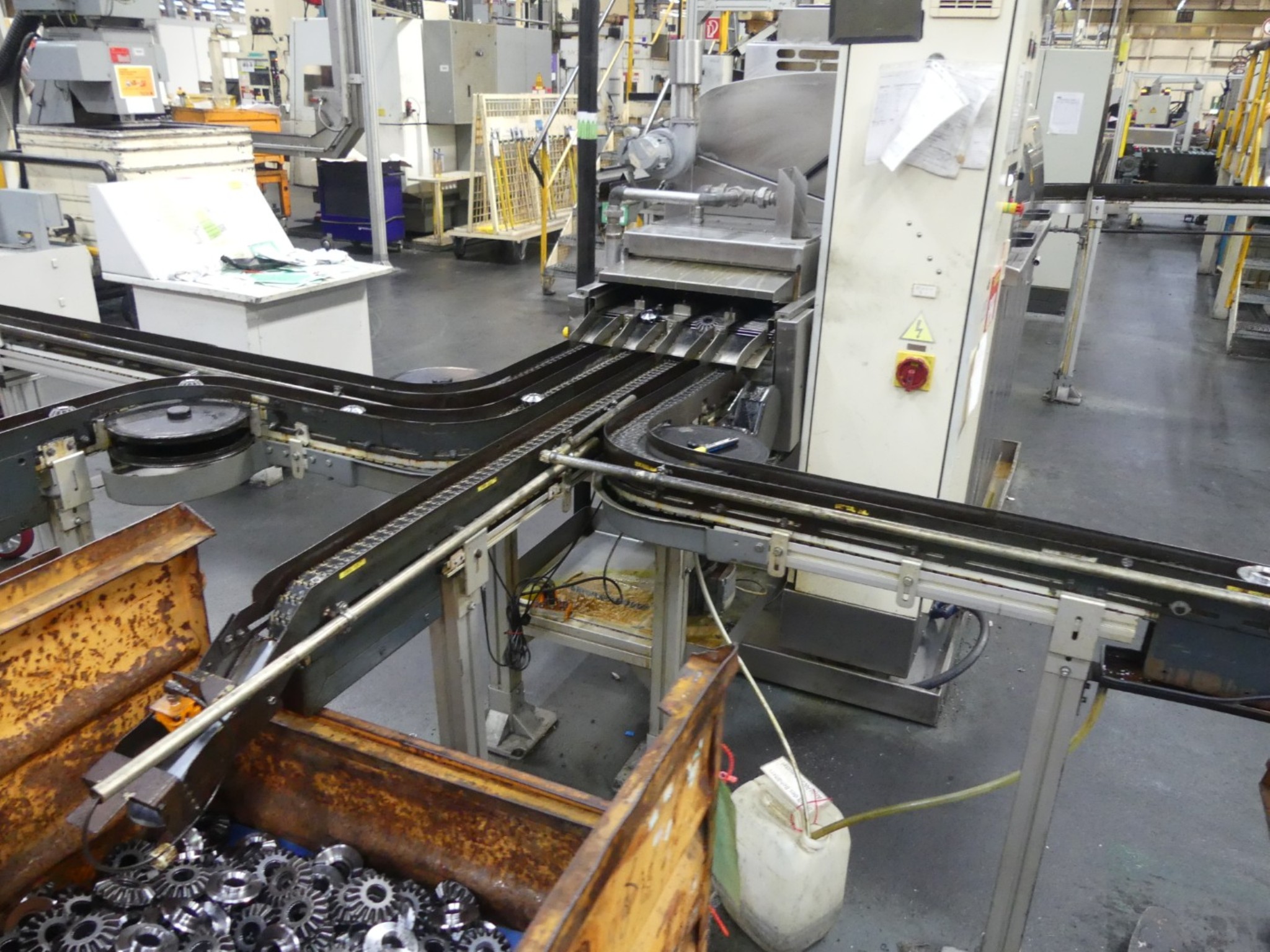 Centra obróbcze, maszyny do obróbki metalu i linie produkcyjne z branży motoryzacyjnej-6