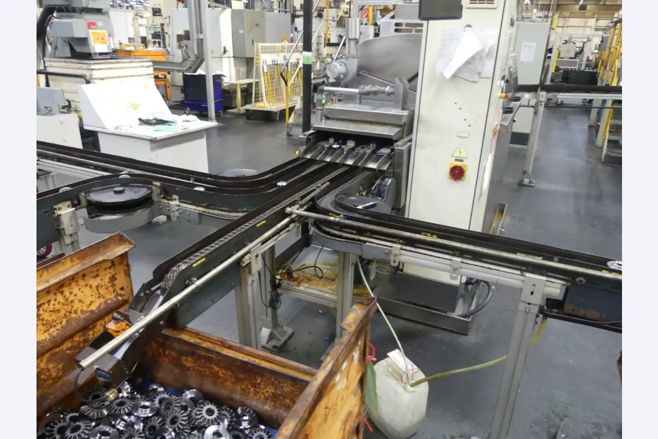 Centra obróbcze, maszyny do obróbki metalu i linie produkcyjne z branży motoryzacyjnej-6