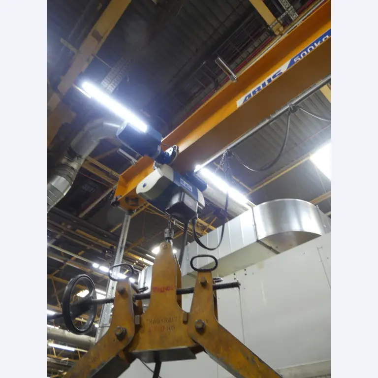 Centra obróbcze, maszyny do obróbki metalu i linie produkcyjne z branży motoryzacyjnej-5