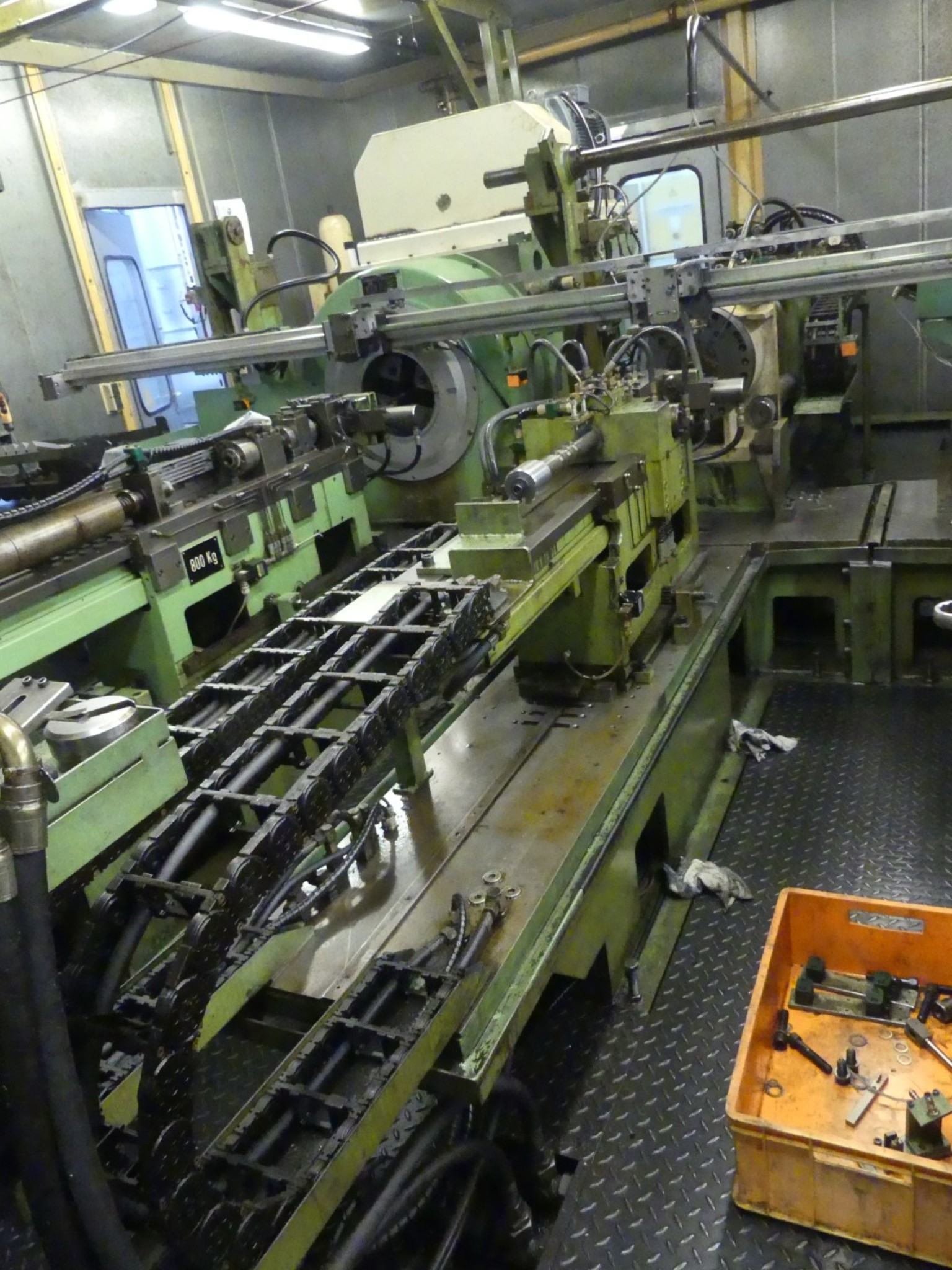 Centros de mecanizado, máquinas para trabajar el metal y líneas de producción de la industria del automóvil-10