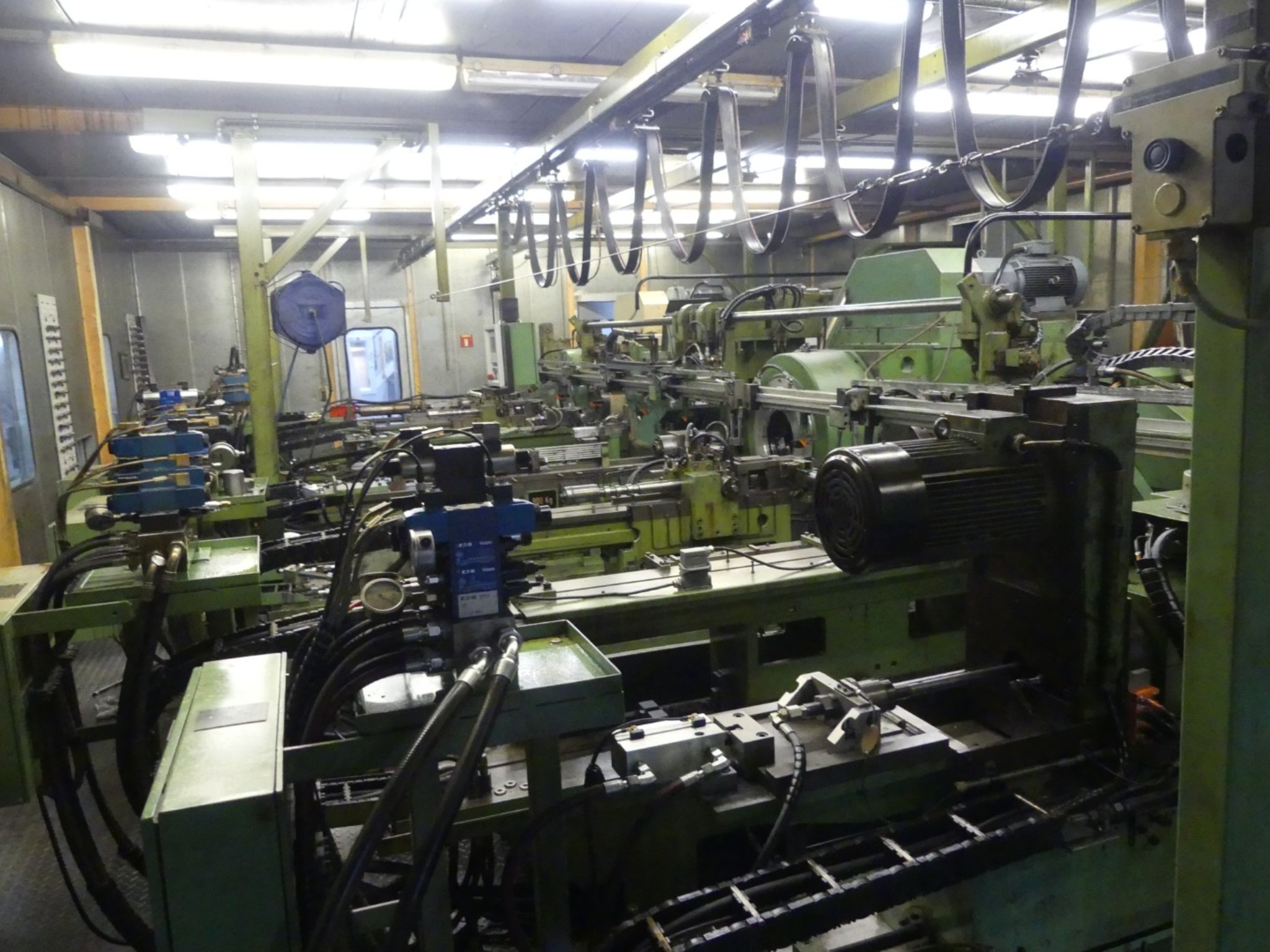Centros de mecanizado, máquinas para trabajar el metal y líneas de producción de la industria del automóvil-2