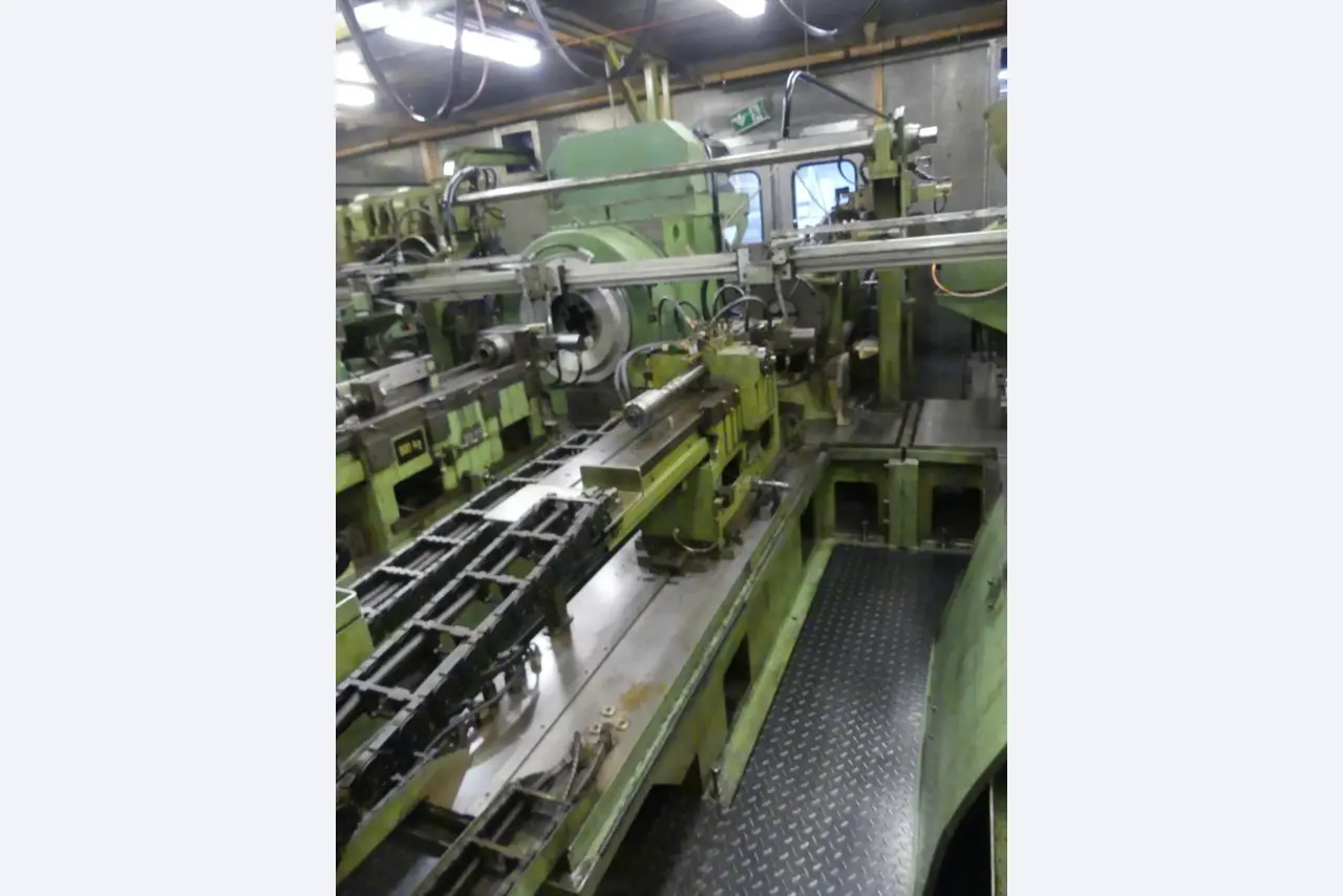 Centros de mecanizado, máquinas para trabajar el metal y líneas de producción de la industria del automóvil-6