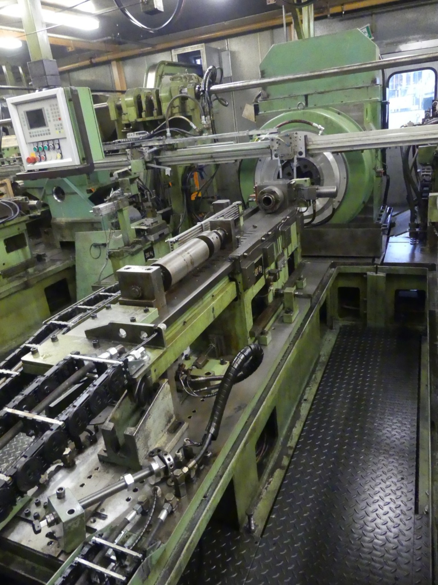 Centros de mecanizado, máquinas para trabajar el metal y líneas de producción de la industria del automóvil-7