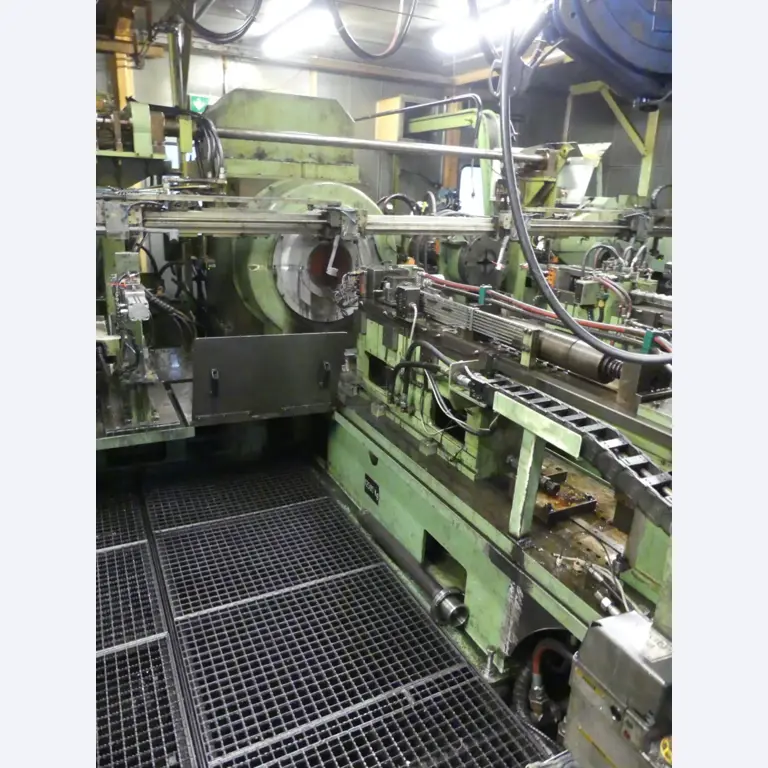 Centros de mecanizado, máquinas para trabajar el metal y líneas de producción de la industria del automóvil-9