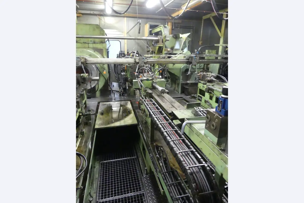 Centros de mecanizado, máquinas para trabajar el metal y líneas de producción de la industria del automóvil-10