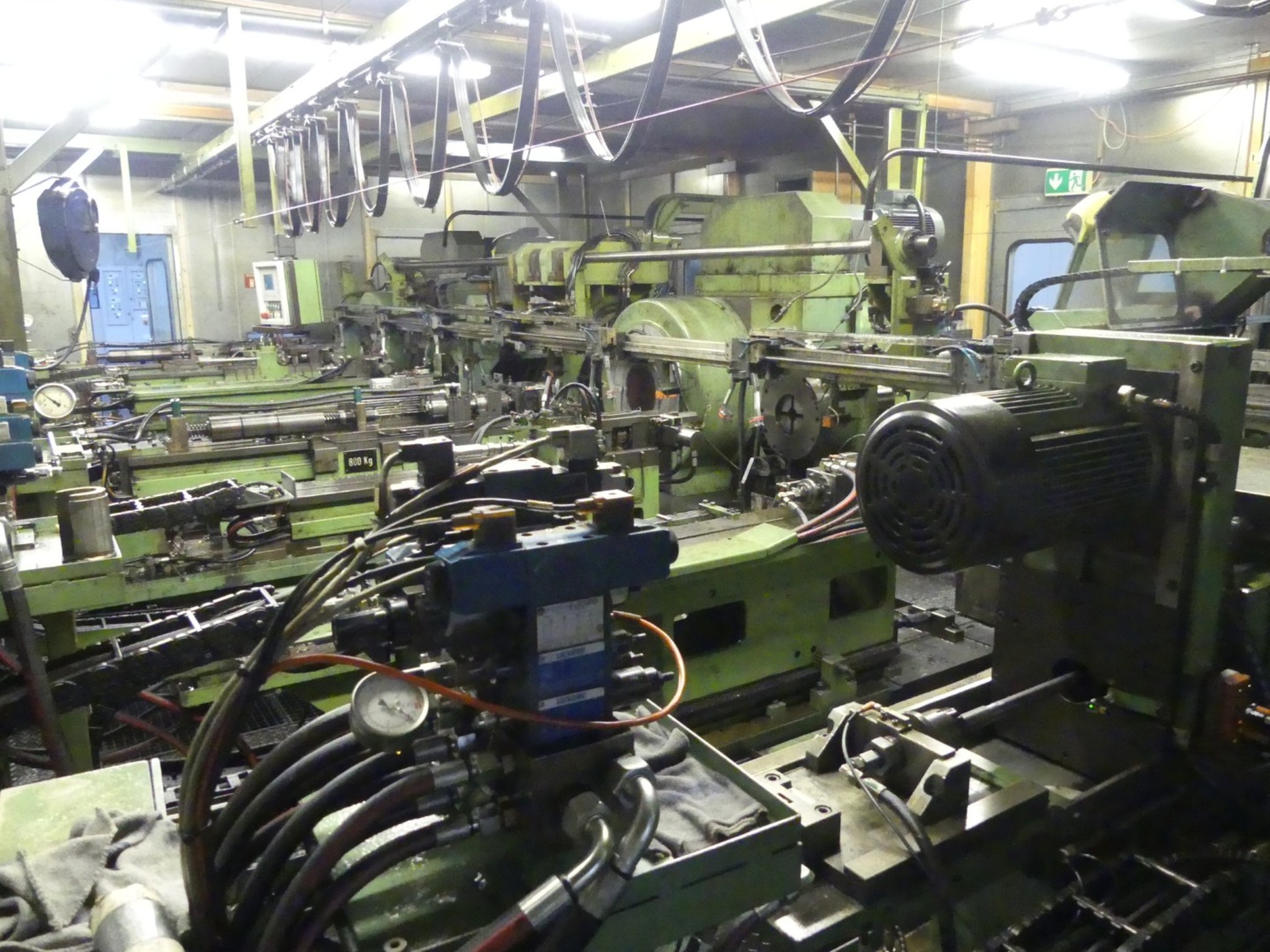 Centros de mecanizado, máquinas para trabajar el metal y líneas de producción de la industria del automóvil-14