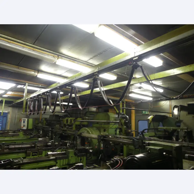 Centros de mecanizado, máquinas para trabajar el metal y líneas de producción de la industria del automóvil-15