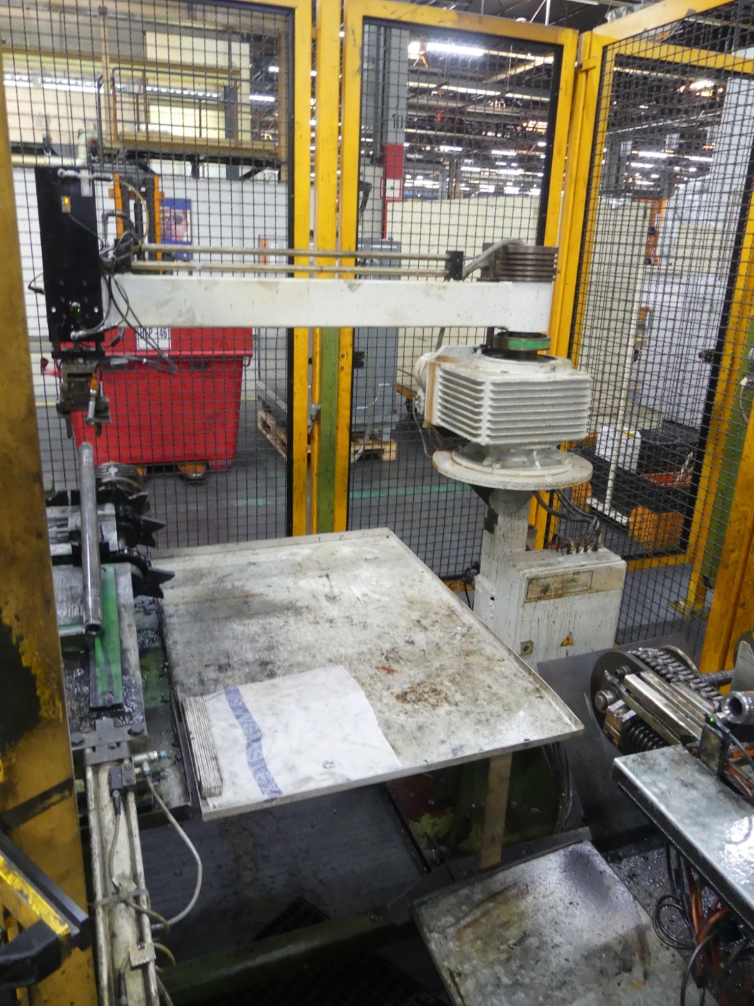 Centra obróbcze, maszyny do obróbki metalu i linie produkcyjne z branży motoryzacyjnej-1