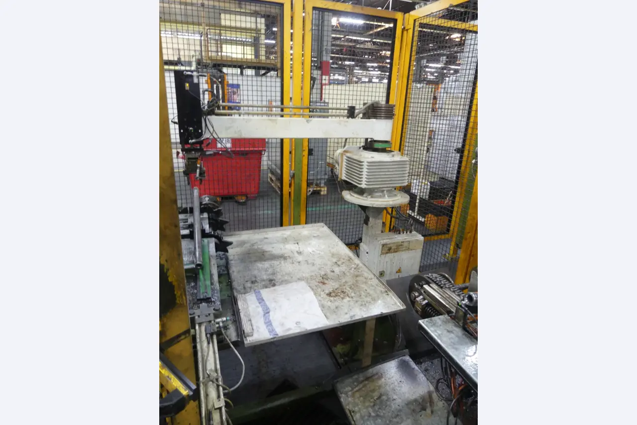 Centra obróbcze, maszyny do obróbki metalu i linie produkcyjne z branży motoryzacyjnej-1